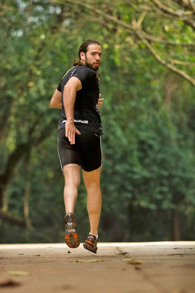 Treinamento Físico: Marcha reversiva, Pablo Galletto correndo de costas